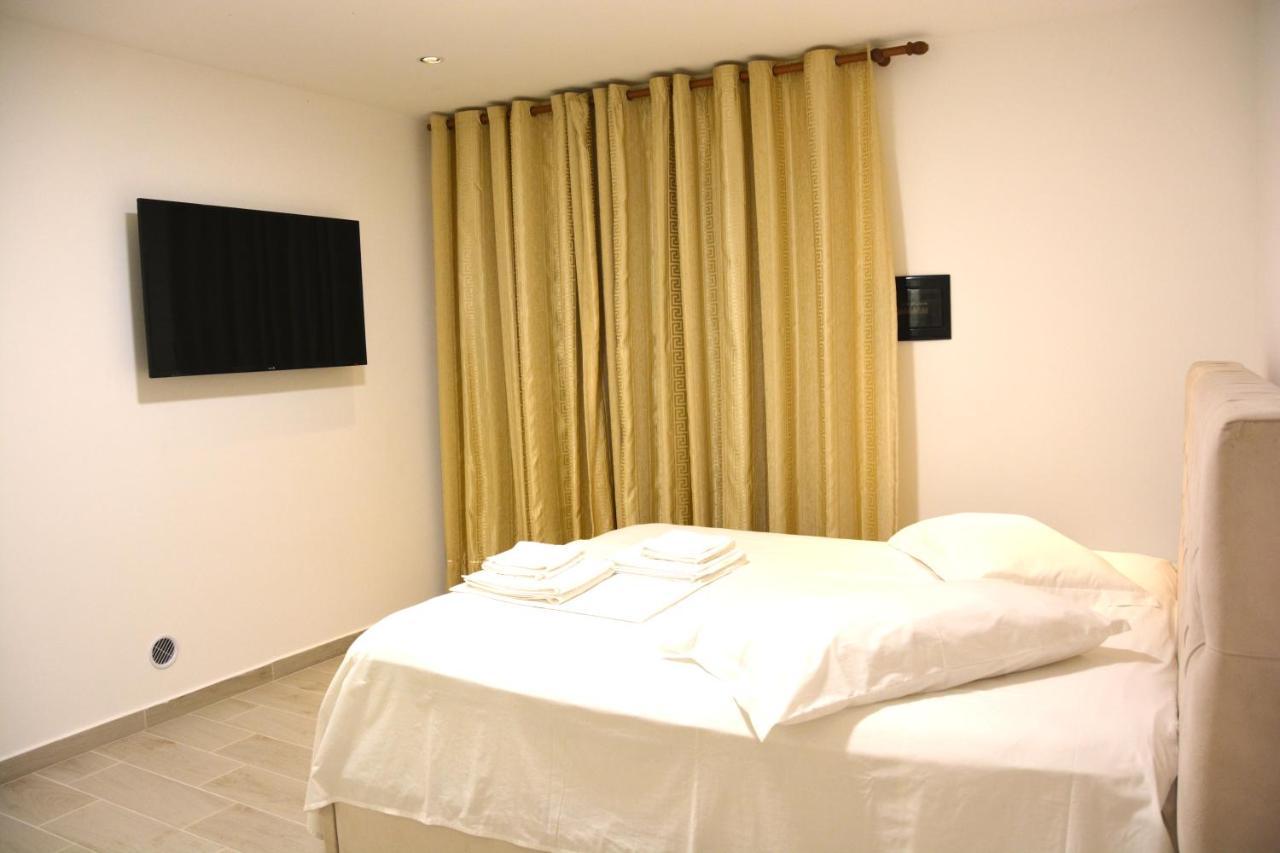 Vlorë Mico'S Apartments מראה חיצוני תמונה