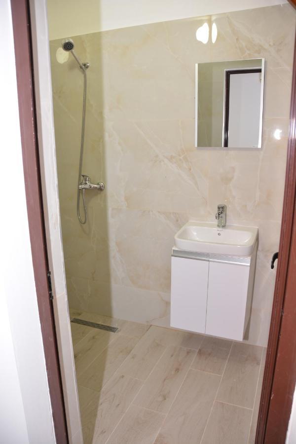 Vlorë Mico'S Apartments מראה חיצוני תמונה
