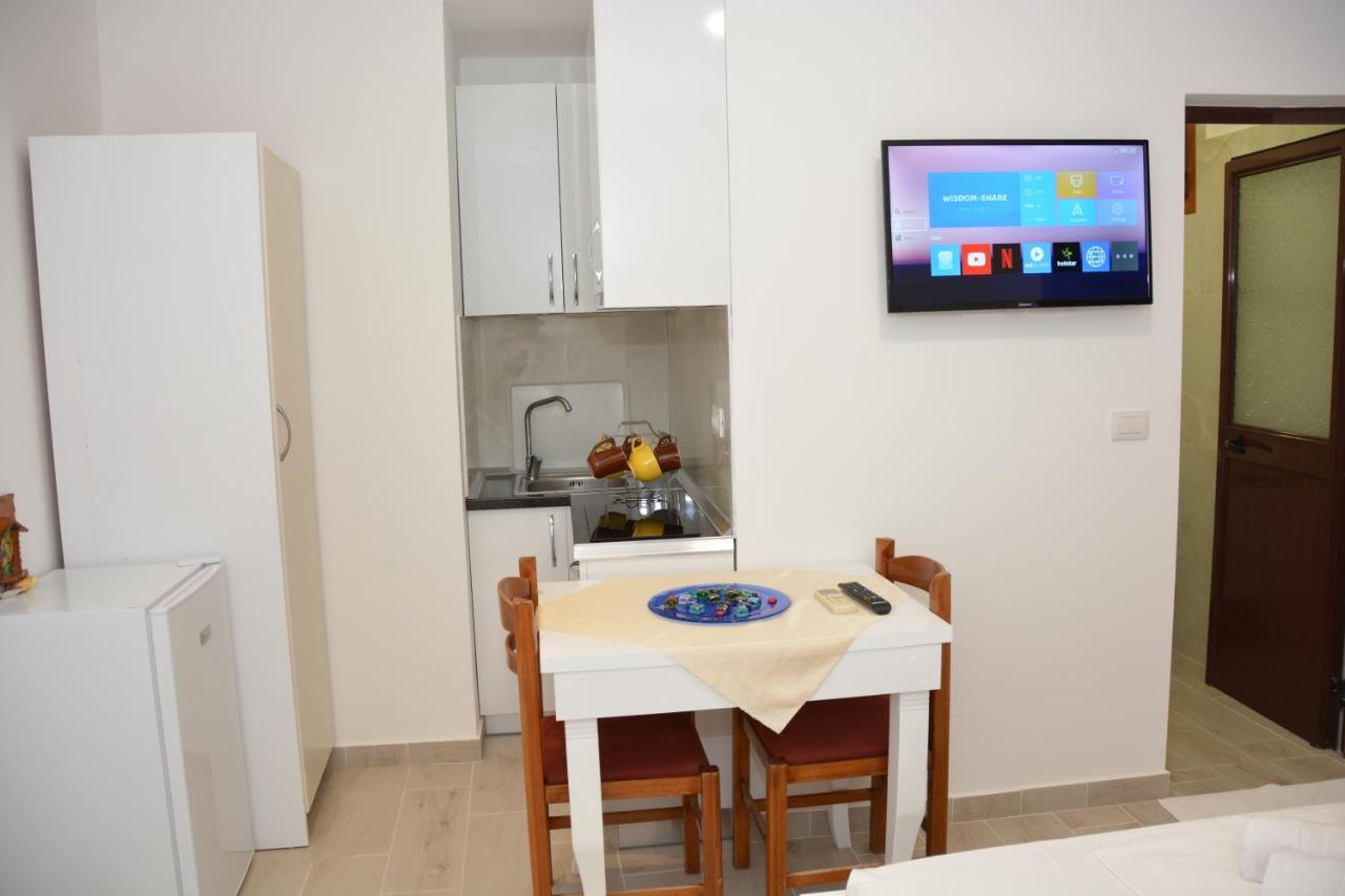 Vlorë Mico'S Apartments מראה חיצוני תמונה