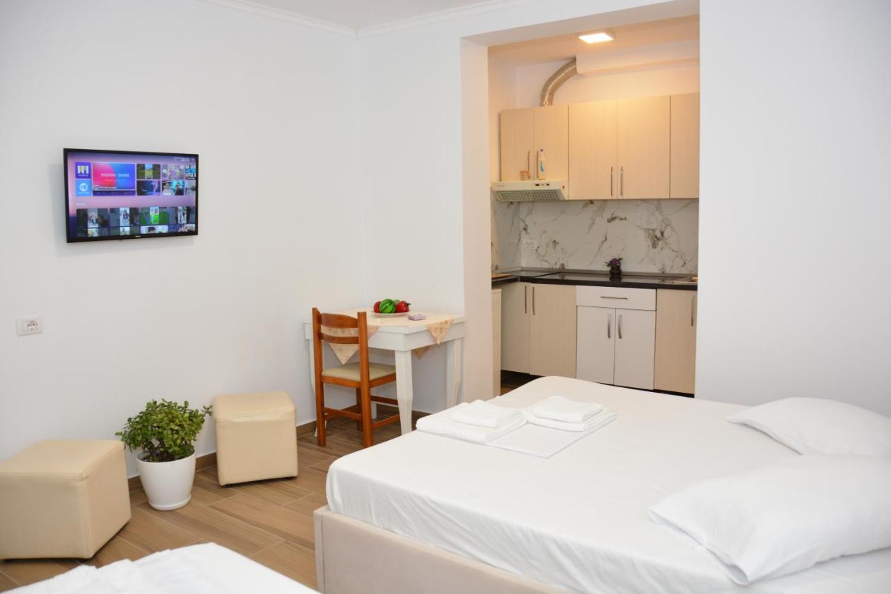 Vlorë Mico'S Apartments מראה חיצוני תמונה