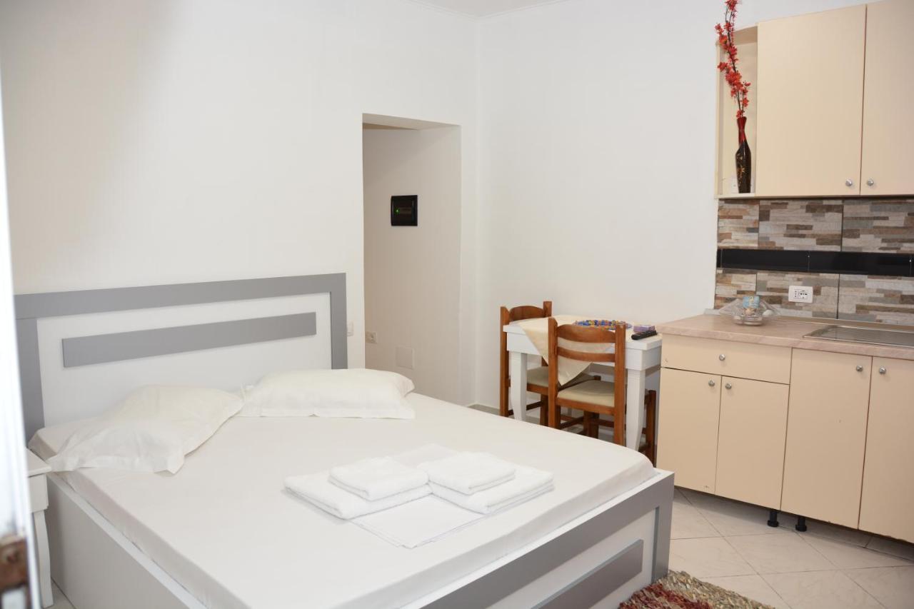 Vlorë Mico'S Apartments מראה חיצוני תמונה