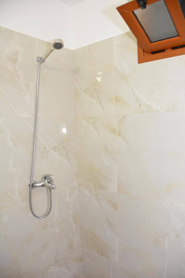 Vlorë Mico'S Apartments מראה חיצוני תמונה