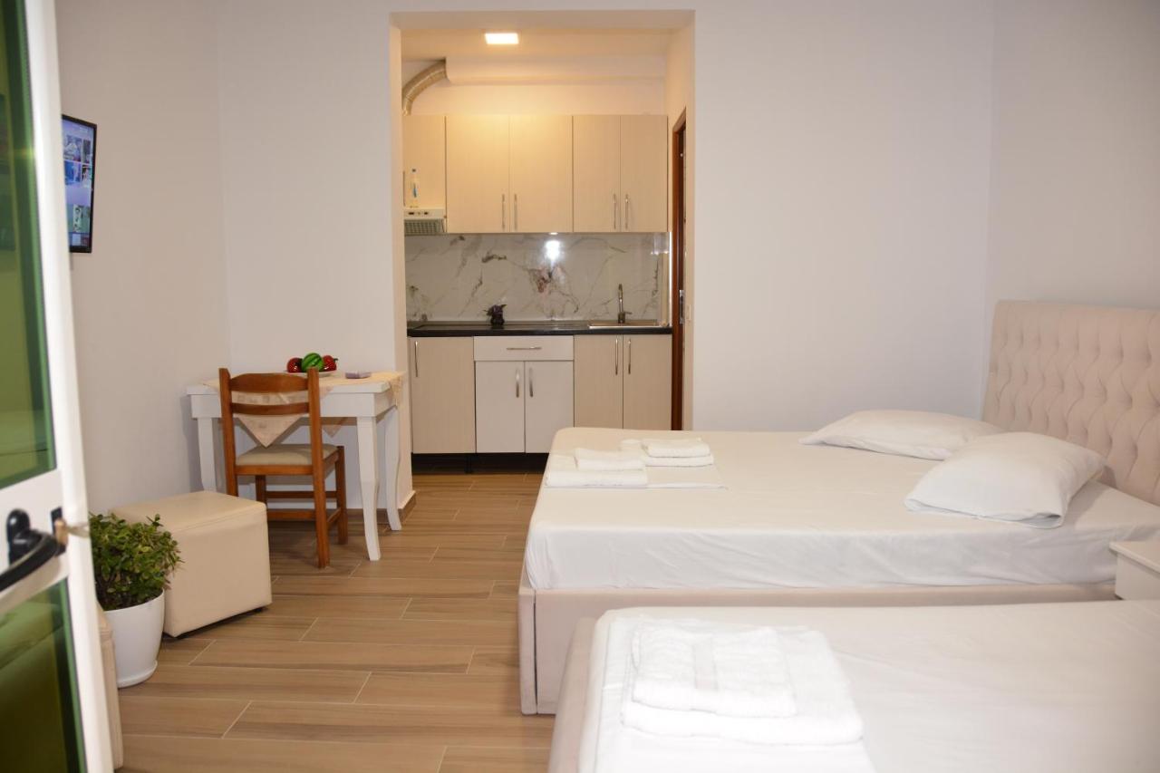 Vlorë Mico'S Apartments מראה חיצוני תמונה