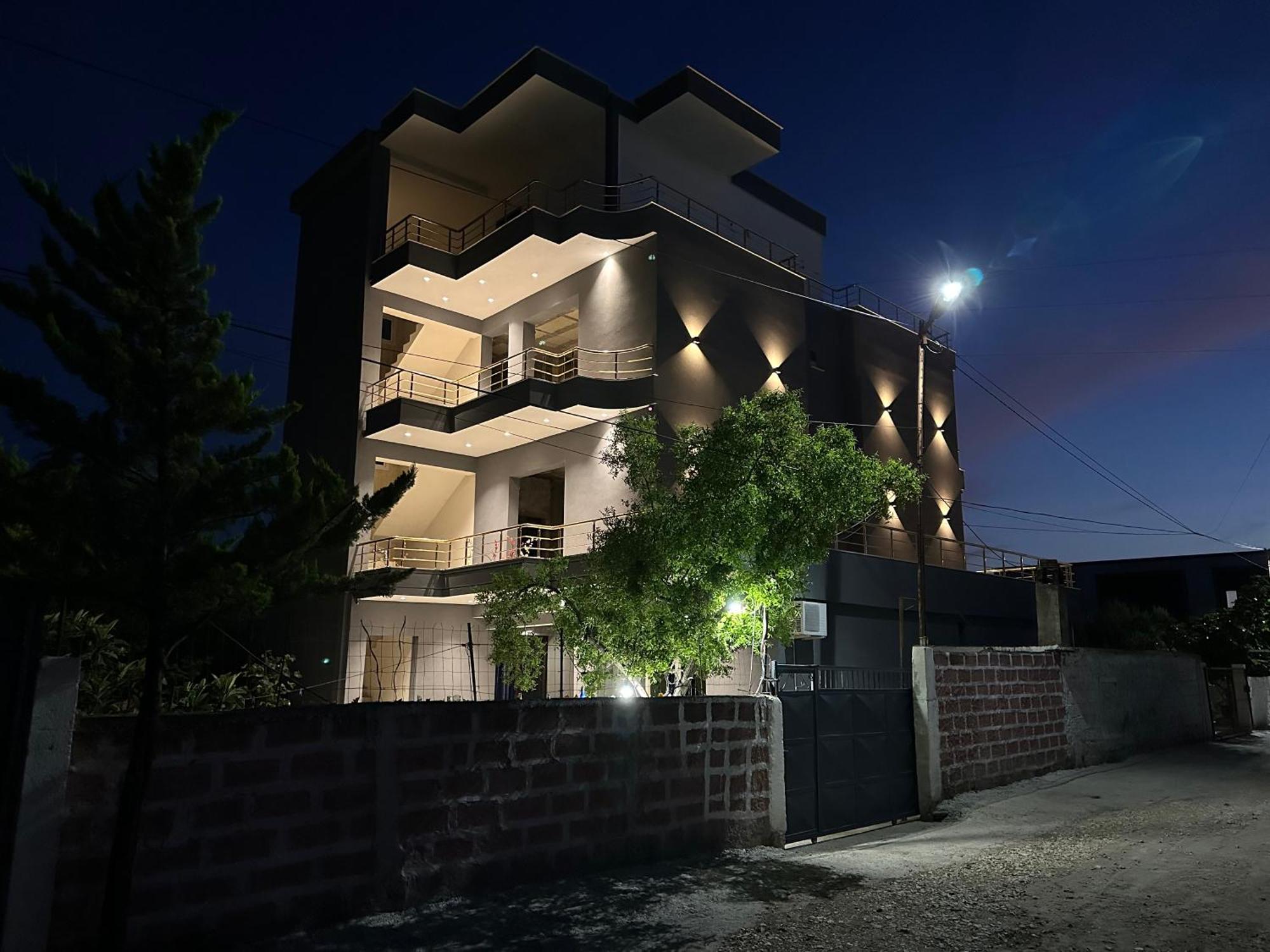 Vlorë Mico'S Apartments מראה חיצוני תמונה