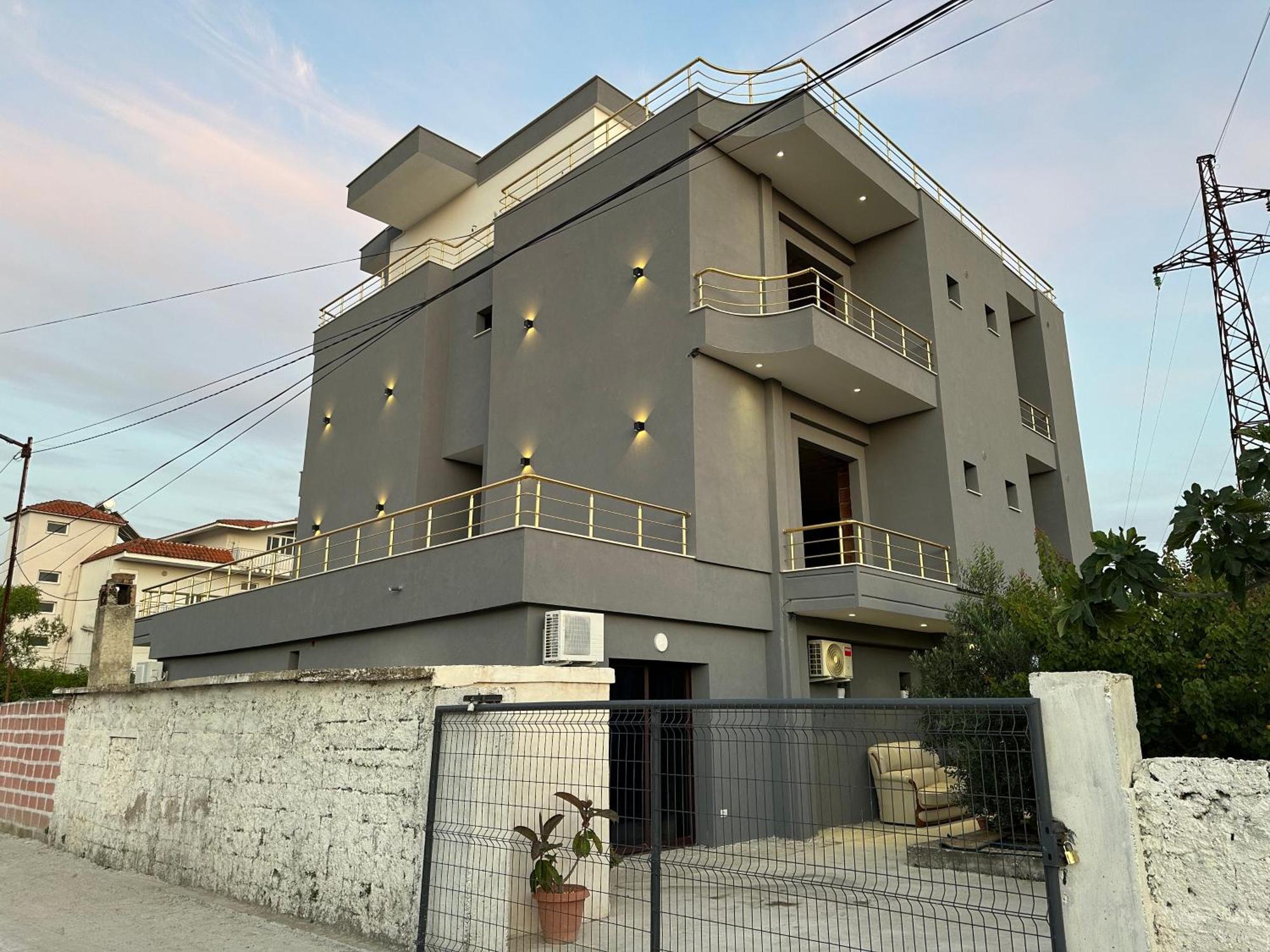 Vlorë Mico'S Apartments מראה חיצוני תמונה