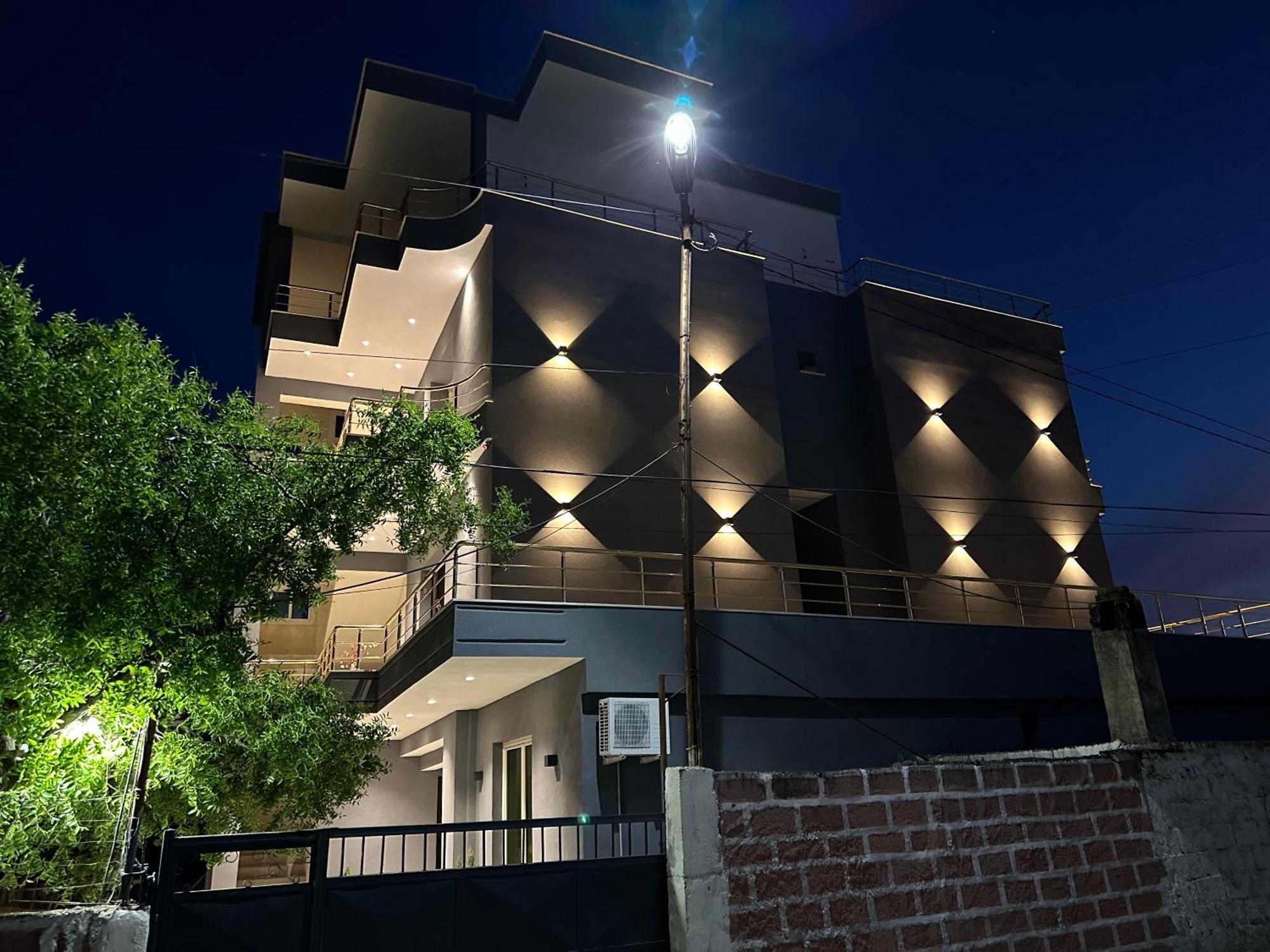 Vlorë Mico'S Apartments מראה חיצוני תמונה