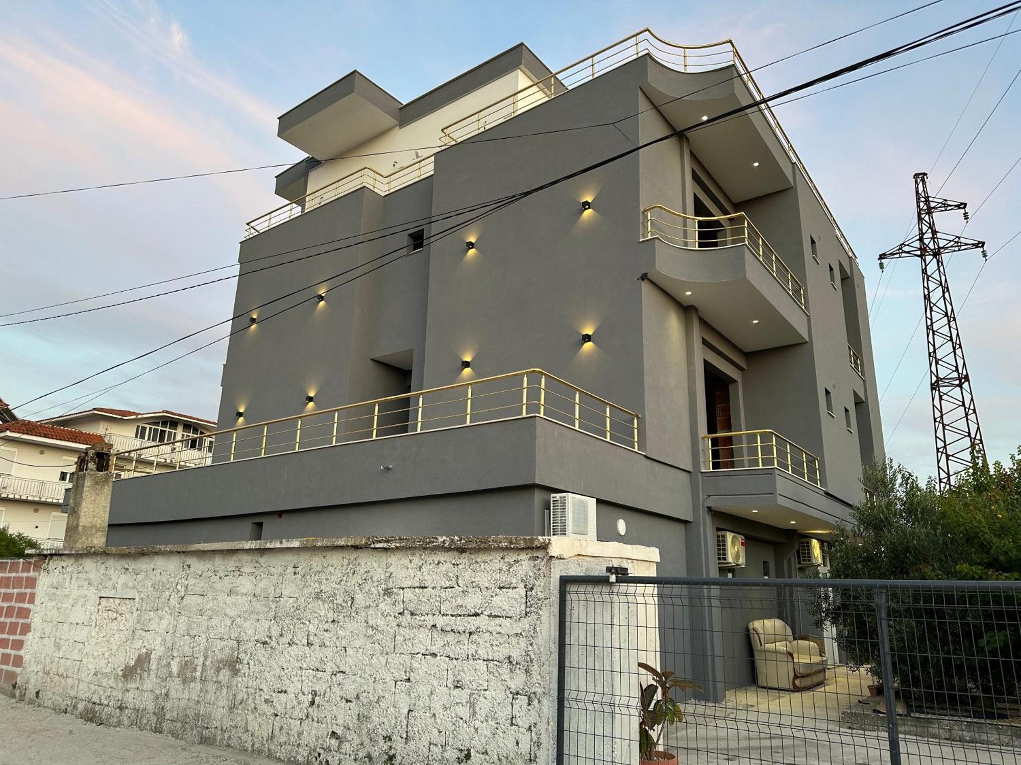 Vlorë Mico'S Apartments מראה חיצוני תמונה
